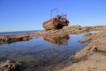 wreck of the ship