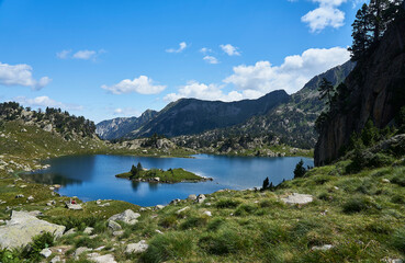 Vista de los lagos de Colomers (Valle de Arán, Cataluña)
