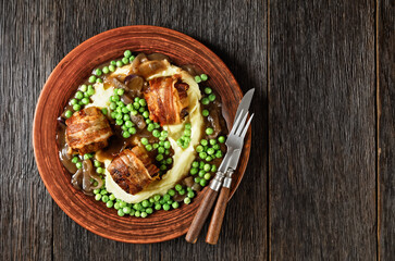 english meatballs, faggots with potatoes and peas