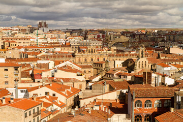 Obraz premium Monumentos y Vistas de la Ciudad de Salamanca, comunidad autonoma de Castilla La Mancha, pais de España o Spain