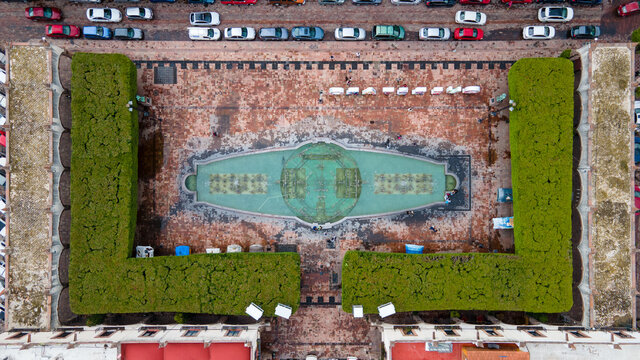 Vista a&eacute;rea de las construcciones y parques del centro de la ciudad de Santiago de Quer&eacute;taro, Quer&eacute;taro. M&eacute;xico.