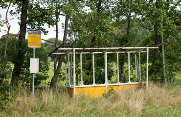 Fototapeta na wymiar old abandoned busstop