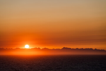 Fototapeta na wymiar Beautiful sunset over Vancouver Island