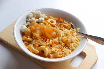 a bowl of seblak, seblak is a food originating in Bandung