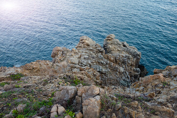Fototapeta na wymiar Rock cliff at the sea