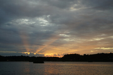 Naklejka premium 夕景（薄明光線）