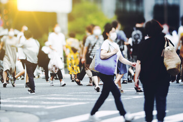 横断歩道を渡る人々 ビジネスイメージ