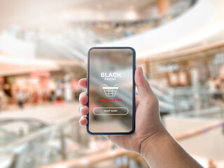 Shopping during flash sales and receiving privileges from purchasing products via smartphone by pressing the shopping button and paying via wallet online payment, in the shopping mall area.