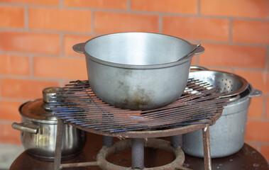 Dishes for making cheese from milk.