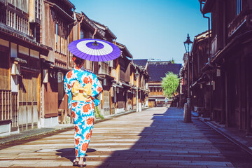 金沢 ひがし茶屋街と着物姿の女性