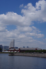 快晴の港町横浜の風景