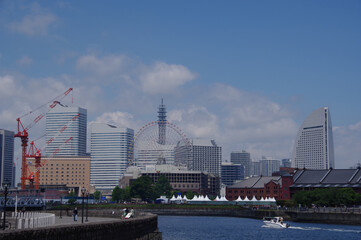 快晴の港町横浜の風景