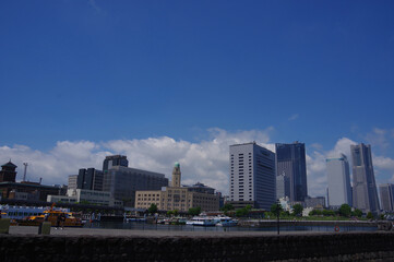 快晴の港町横浜の風景