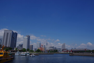 Fototapeta na wymiar 快晴の港町横浜の風景