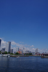 快晴の港町横浜の風景