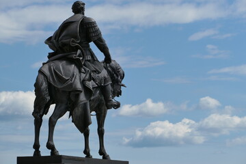 Obraz premium Nizhny Novgorod, Russia, 08.05.2021. Monument to Alexander Nevsky at the Cathedral on the Strelka, at the confluence of
