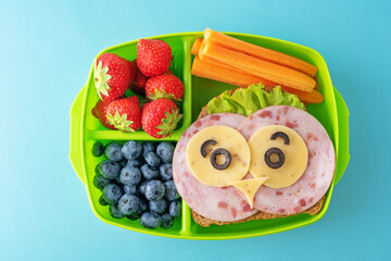 Kid's healthy breakfasts with funny faces