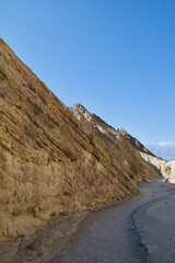 road to the mountain
