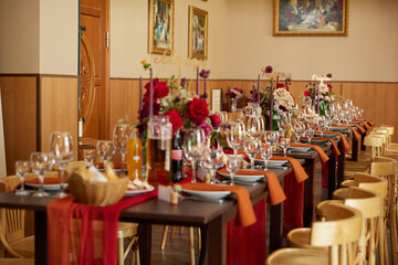 flower-decorated wedding table