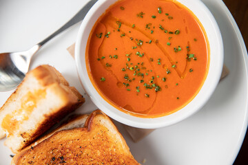 Grilled Cheese Sandwich and Tomato Soup - obrazy, fototapety, plakaty