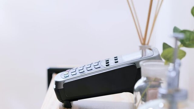 スマートフォン・タッチ決済・電子決済・キャッシュレス・支払い
