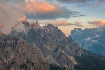 Dolomity o zachodzie słońca Włochy Alpy - obrazy, fototapety, plakaty