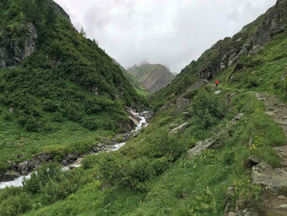 Fototapeta premium Iseltrail Hochgebirgs-Etappe: Wanderung zur Clarahütte