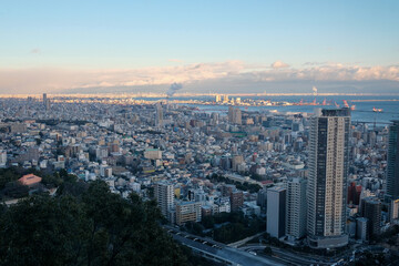 Naklejka na ściany i meble Cable car with a clear view of downtown Kobe, Japan 일본 고베 시내가 한눈에 보이는 케이블카