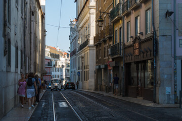 Plakat transport of tourists in the streets of lisbon