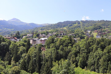 Fototapeta na wymiar Paysage autour du village, ville de Saint Gervais les Bains, departement de Haute Savoie, France