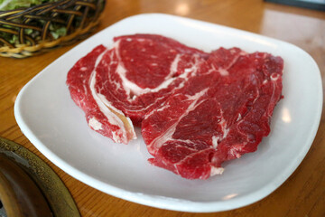 Tasty bright red Korean beef 먹음직스러운 새빨간 한우