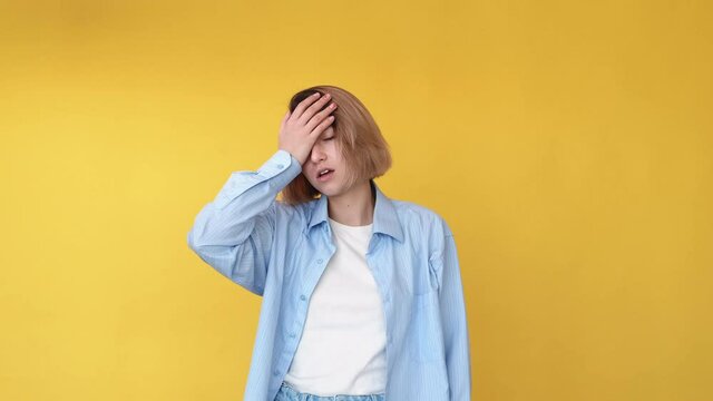 facepalm gesture forget regret woman doh gif loop