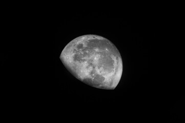 Naklejka premium moon in the night 2019 (canon eosm10 & telescope)