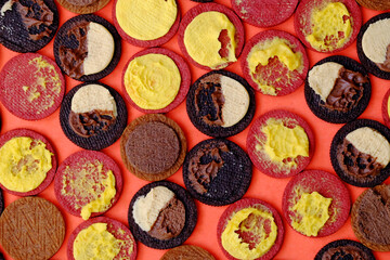 Close up of cream on the sandwich cookies