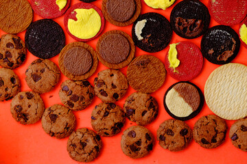 Close up of cream on the sandwich cookies