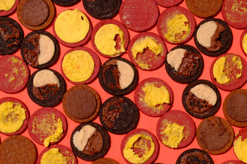 Close up of cream on the sandwich cookies