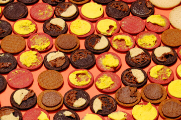 Close up of cream on the sandwich cookies
