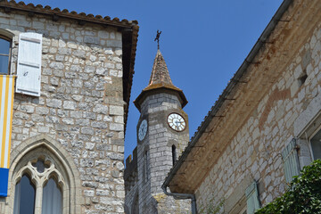 Fototapeta na wymiar Clocher de l'église de Monflanquin