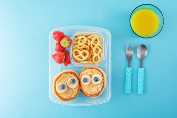 Kid's healthy breakfasts with funny faces