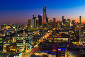 Fototapeta premium Sunset over Brisbane City, Queensland, Australia 