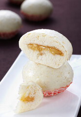 Delicious Chinese dishes, oatmeal custard buns