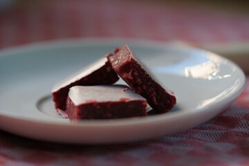 A FRUIT BREAD MADE FROM RASPBERRIES