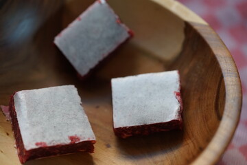 A FRUIT BREAD MADE FROM RASPBERRIES