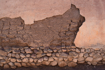 textura en muro de adobe de epoca colonial, Jujuy, Argentina