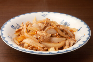 豚肉と玉ねぎの生姜炒め