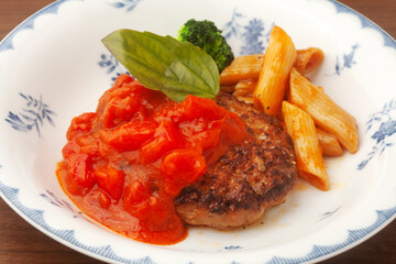 トマトソースのハンバーグステーキ
