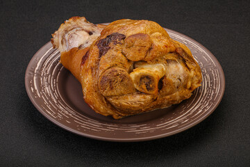 Baked pork knuckle with spices