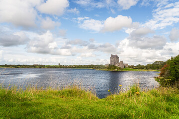 Fototapeta na wymiar Castle of Dunguaire in Ireland