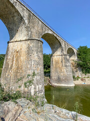 Pont sur la rivière Hérault dans les Cévennes