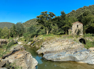 Maison en bord de la rivière Hérault dans les Cévennes